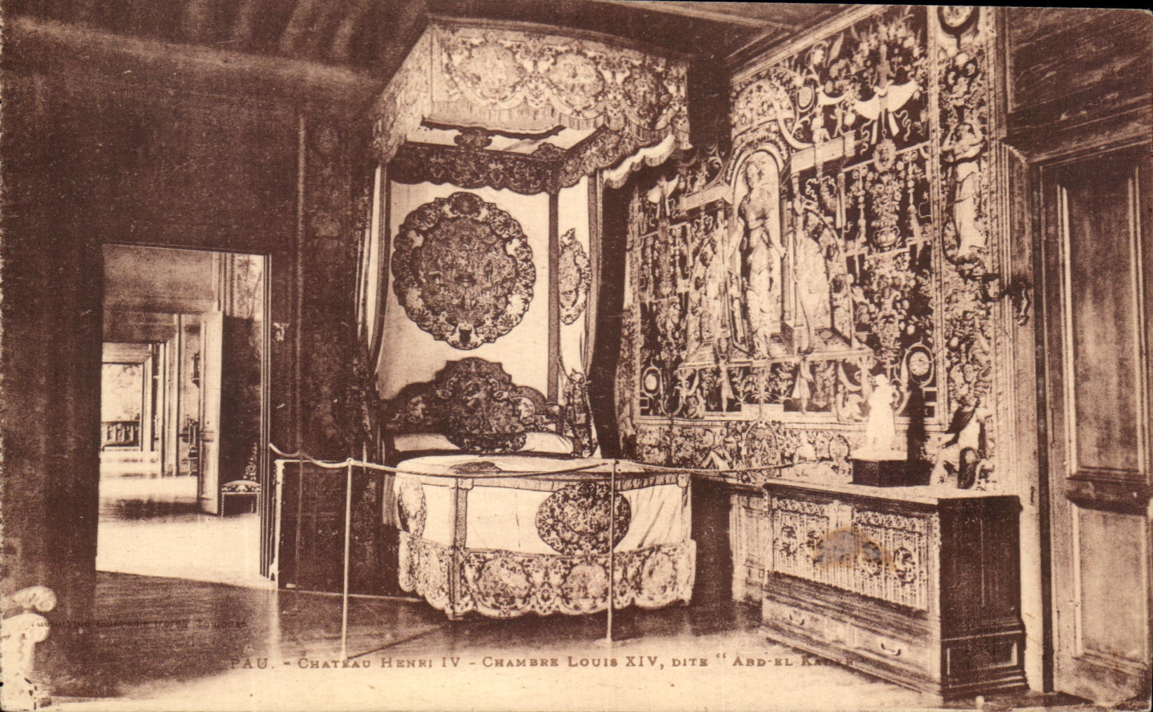Pau - Château Henri IV - Chambre Louis XIV, dite 'Abd-el-Kader'