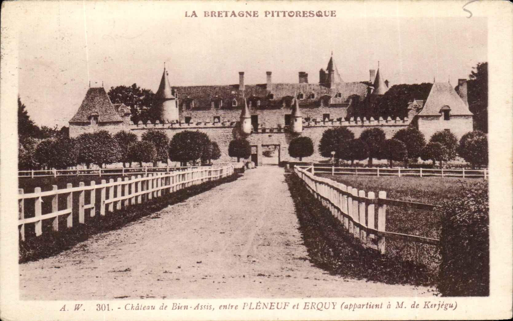 CPA La Bretagne Pittoresque Chateau de Bien Assis Entre Pleneuf et Erquy Kerjegu