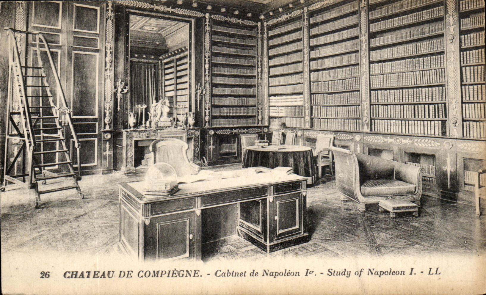 CPA Chateau de Compiegne Cabinet de Napoleon 1er Bibliotheque