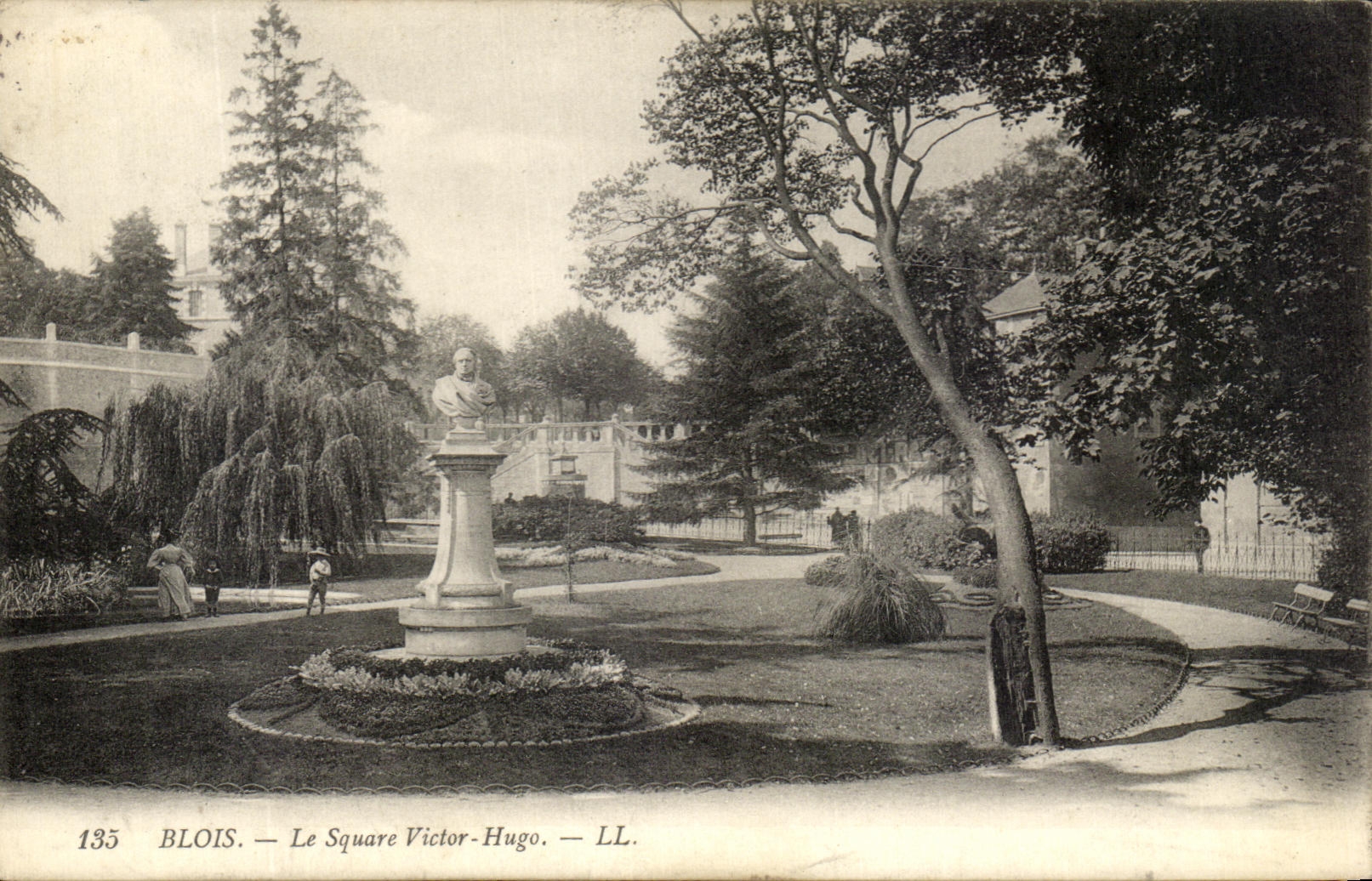 CPA Blois Le Square Victor Hugo