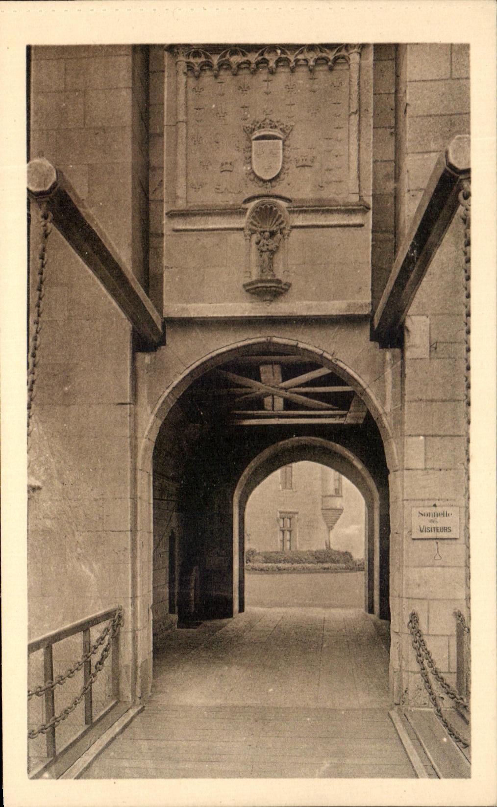 Château de Chaumont-sur-Loire — Détail de l'entrée et pont-levis — Édition Chamon