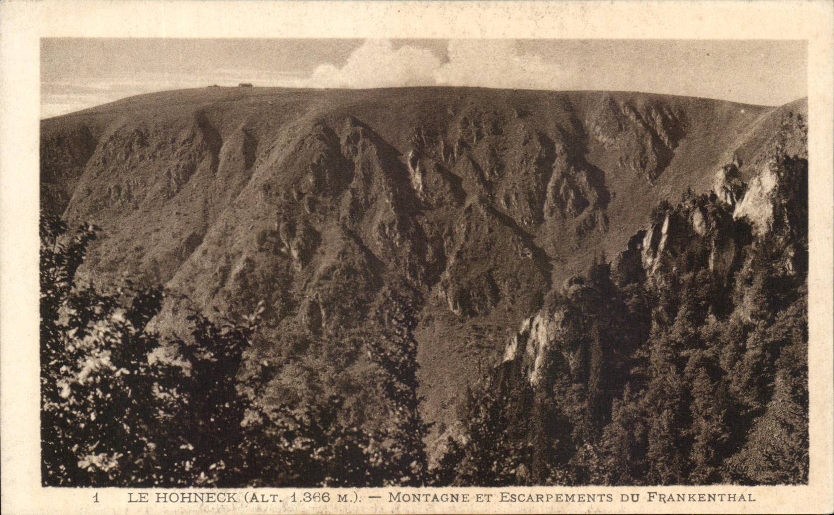 Le Hohneck (Alt. 1.366 m.) — Montagne et Escarpements du Frankenthal