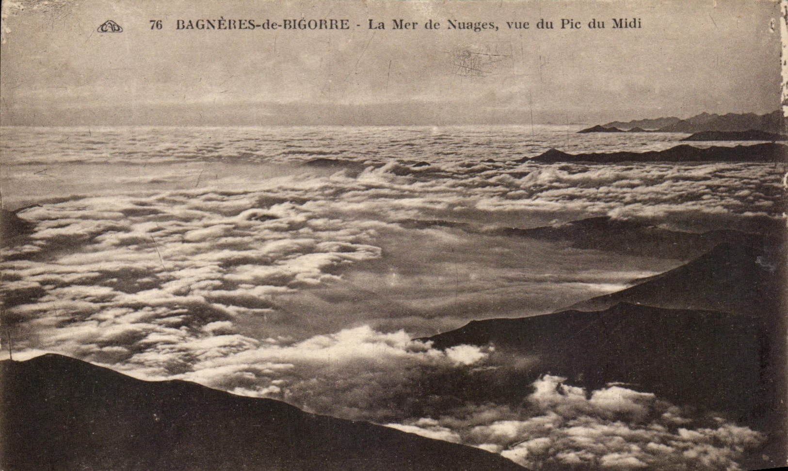 CPA Bagneres De Bigorre La Mer De Nuages Vue Du Pic Du Midi