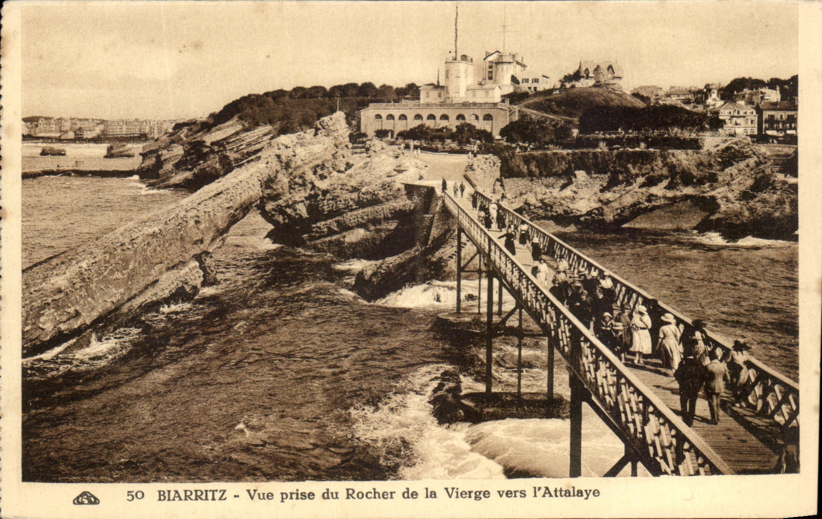 CPA Biarritz Vue Prise Du Rocher De La Vierge Vers l'Attalaye