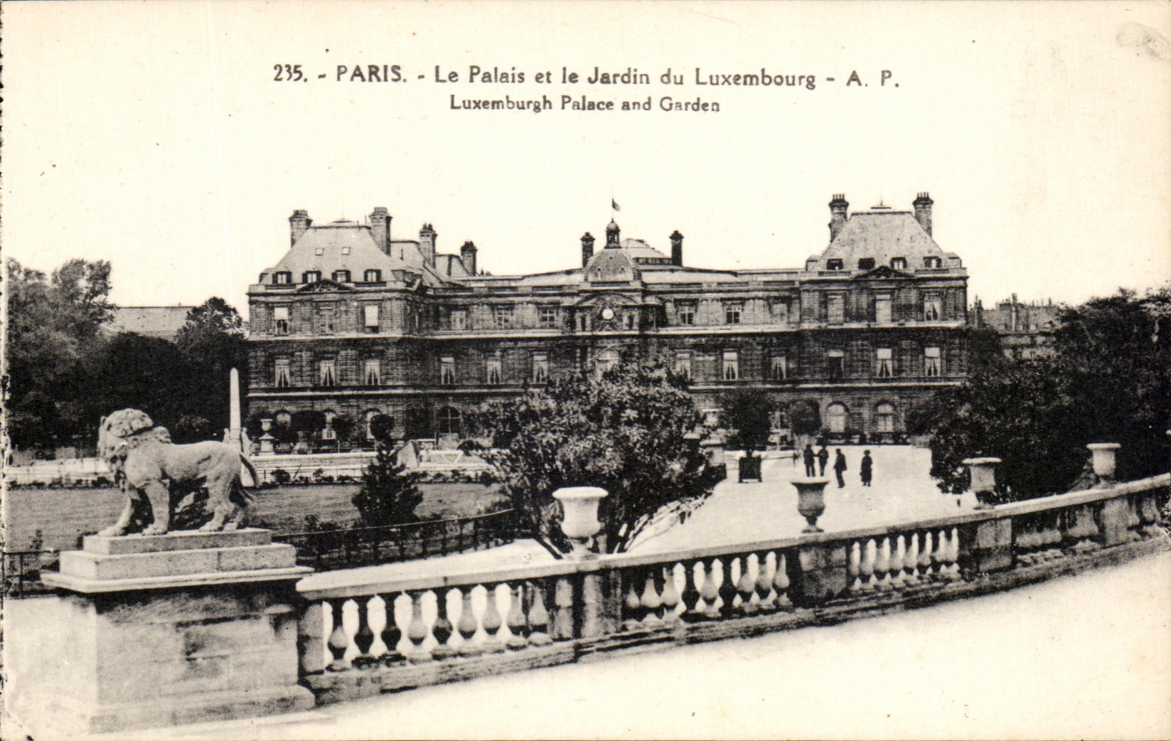 CPA Paris Le Palais et le Jardin du Luxembourg Lion 