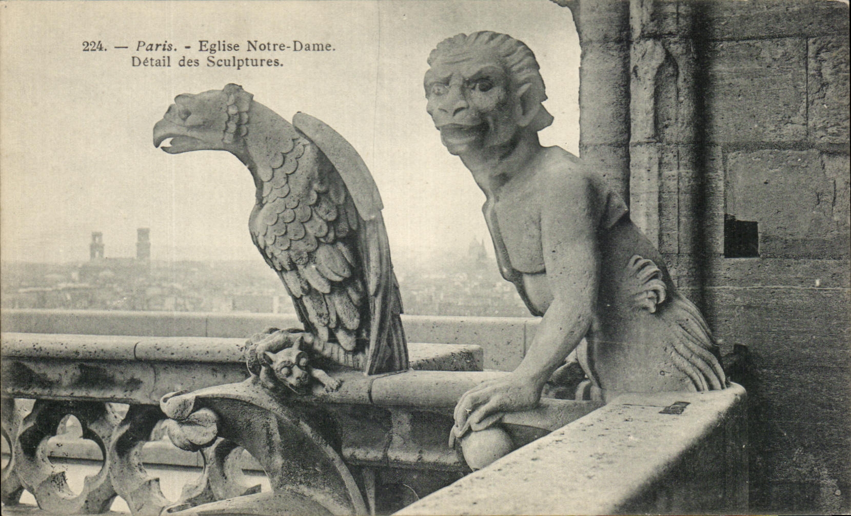 CPA Paris Eglise Notre Dame Detil des Sculptures Gargouille