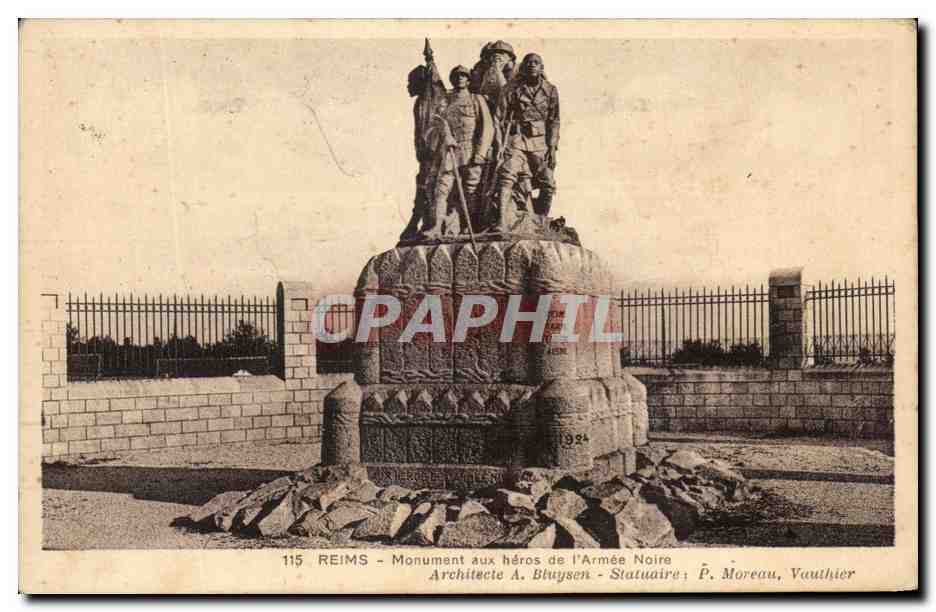 CPA Reims Monument Aux heros de l'Armee Noire Militaria