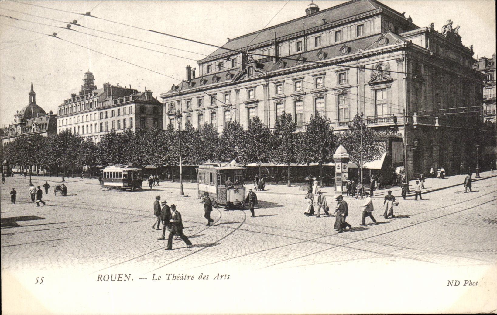 CPA Rouen Le Theatre des Arts Tramways