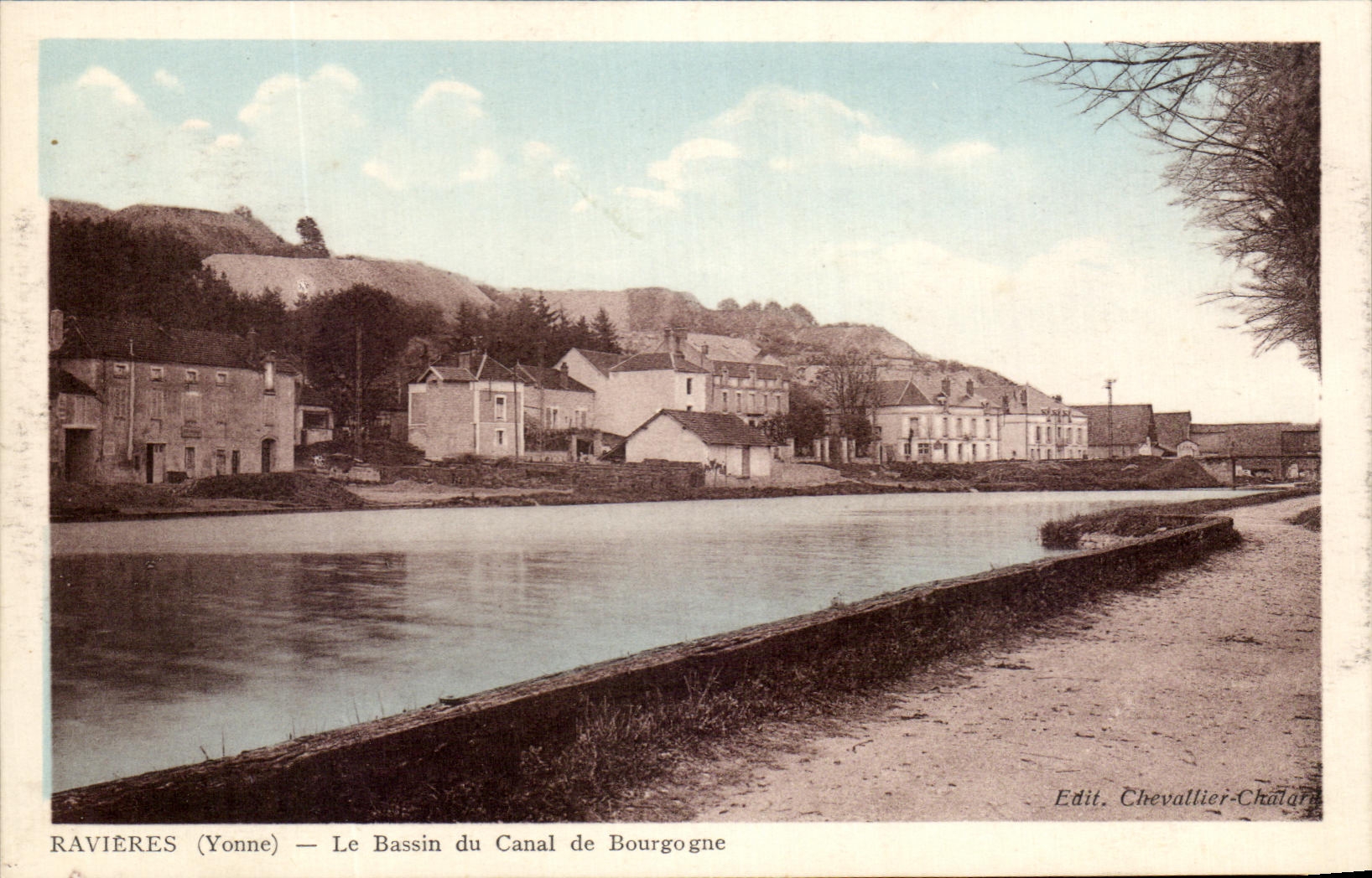 CPA Ravieres Le Bassin du Canal de Bourgogne