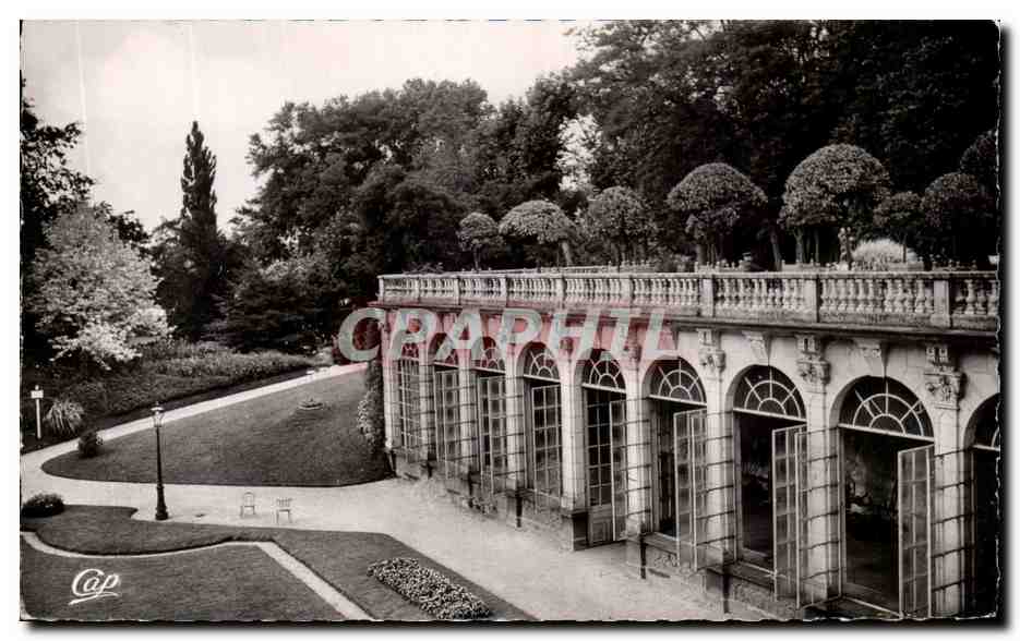 CPA Vichy Parc Et Orangerie Des Celestins