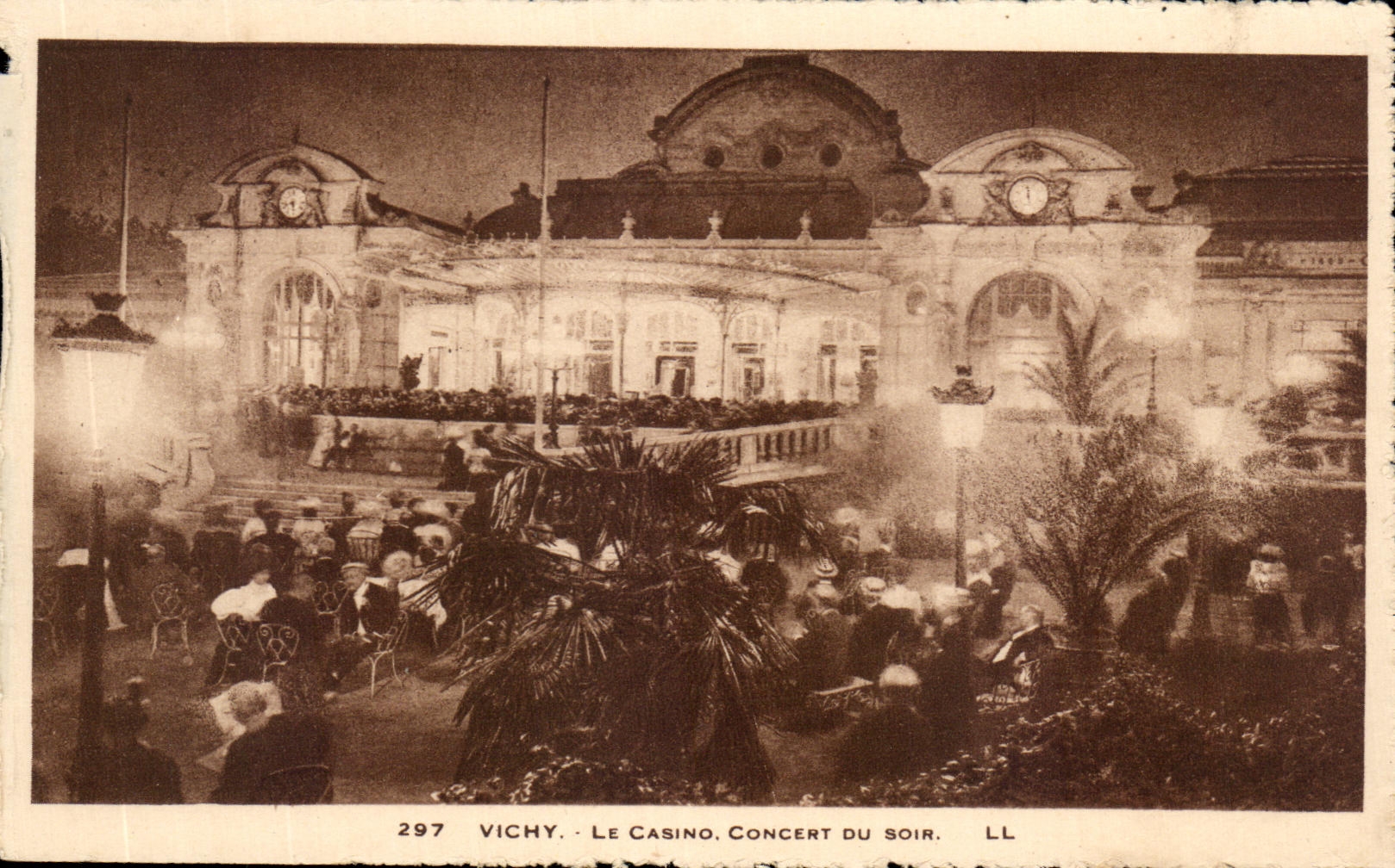 CPA Vichy Le Casino Concert Du Soir