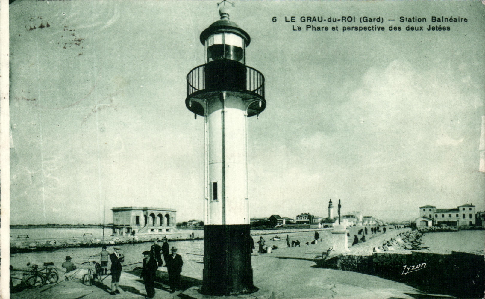 CPA Le Grau Du Roi Station Balneaire Le Phare Et Perspective Des Deux Jetees