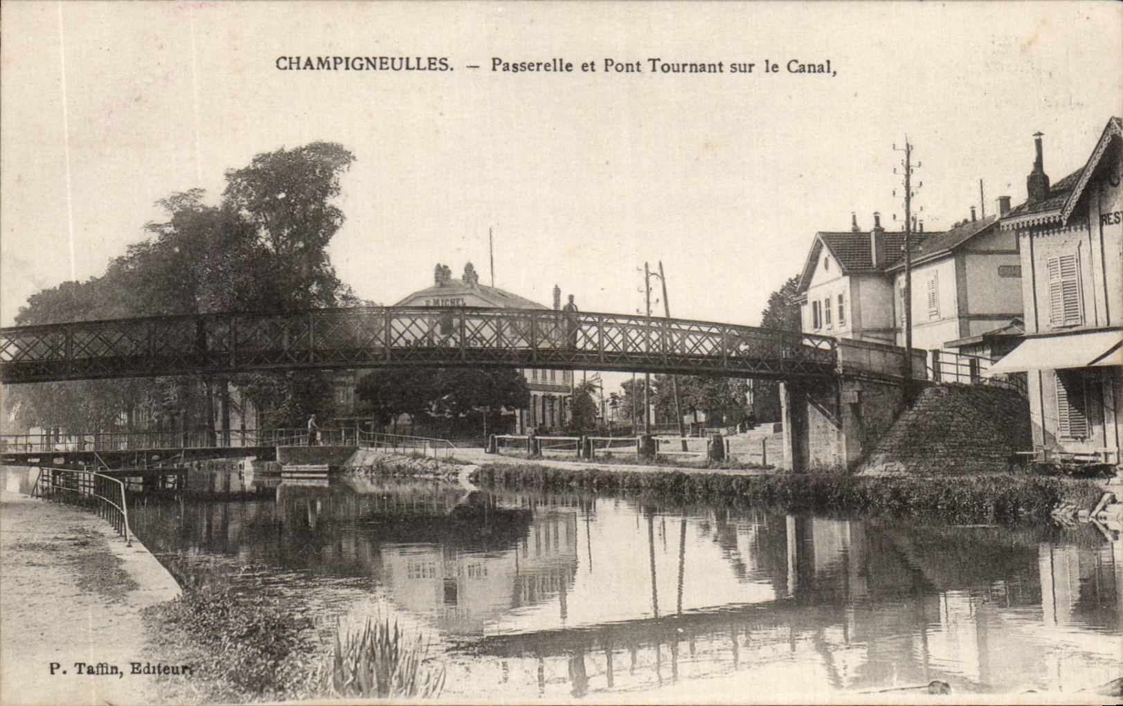 CPA Champigneulles Passerelle Et Pont Tournant Sur Le Canal