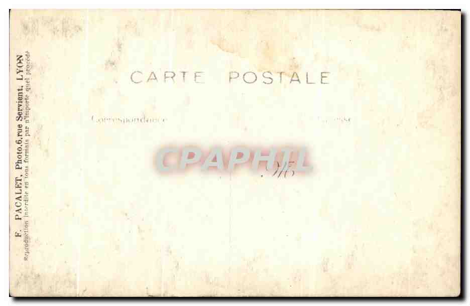 Famille devant une maison — Lyon — Éditeur F. Pacalet, n° 246 — Verso