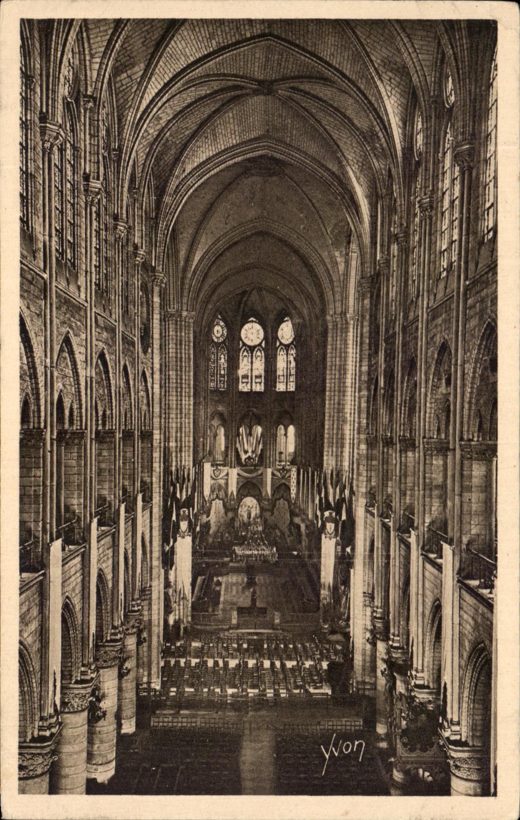 CPA Paris En Flanant Interieur De Notre Dame