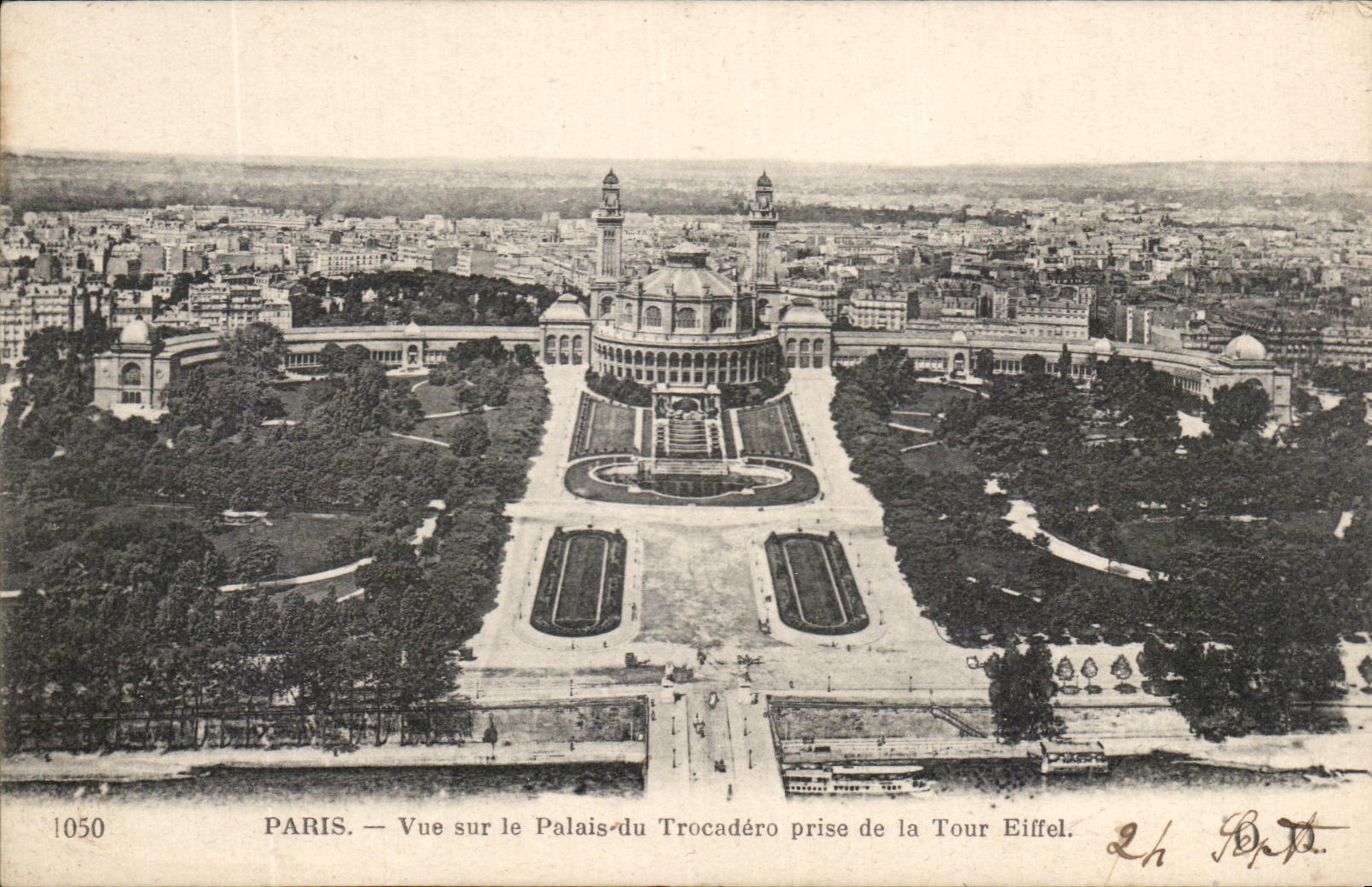 Paris — Blick auf das Palais du Trocadéro aus der Eiffelturm — Verlag B. P. T., Nr. 1050