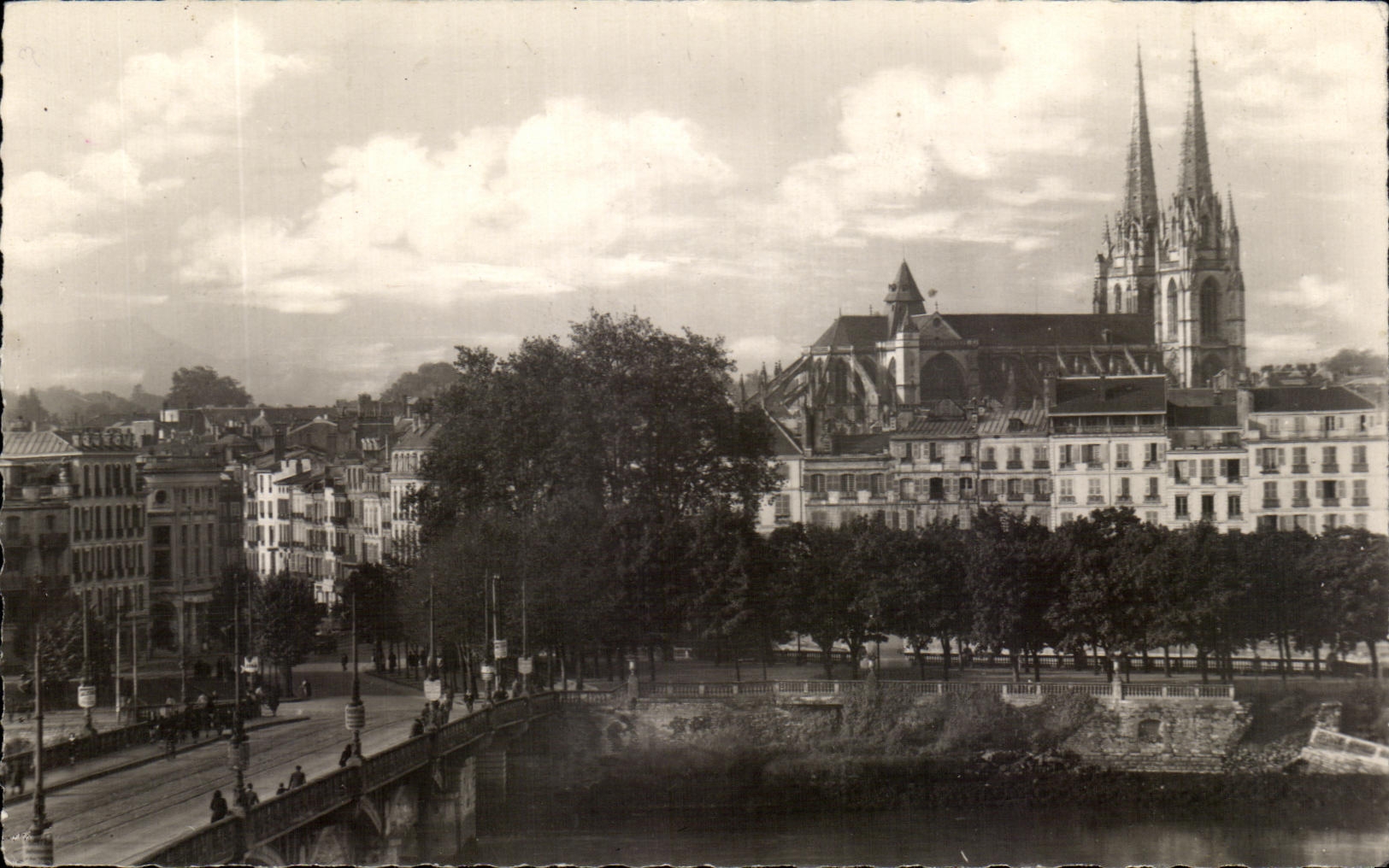 CPA Bayonne Esplanade du Reduit