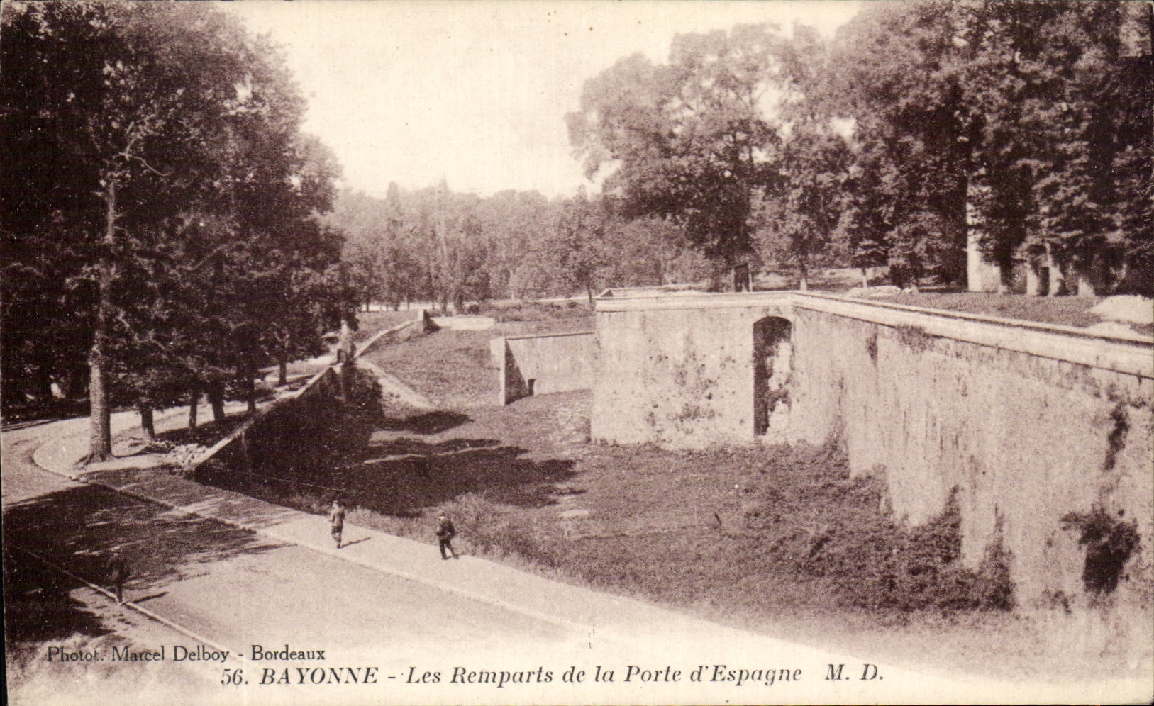CPA Bayonne Les Remparts de la Porte d'espagne