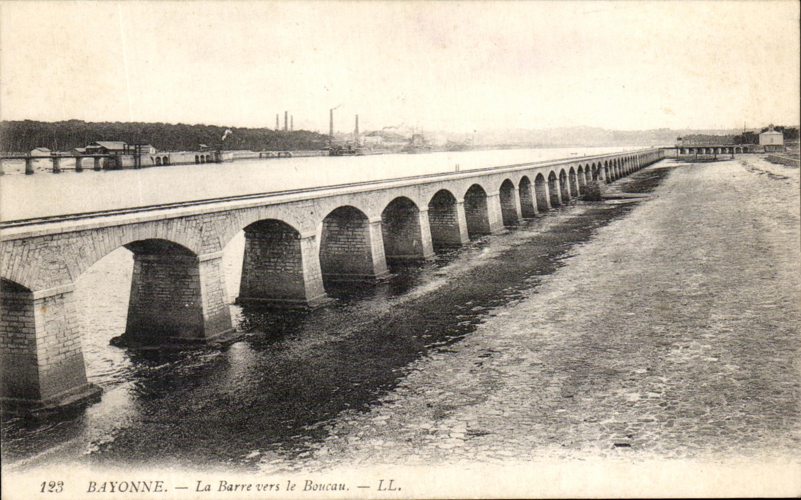 CPA Bayonne La Barre vers le Boucau