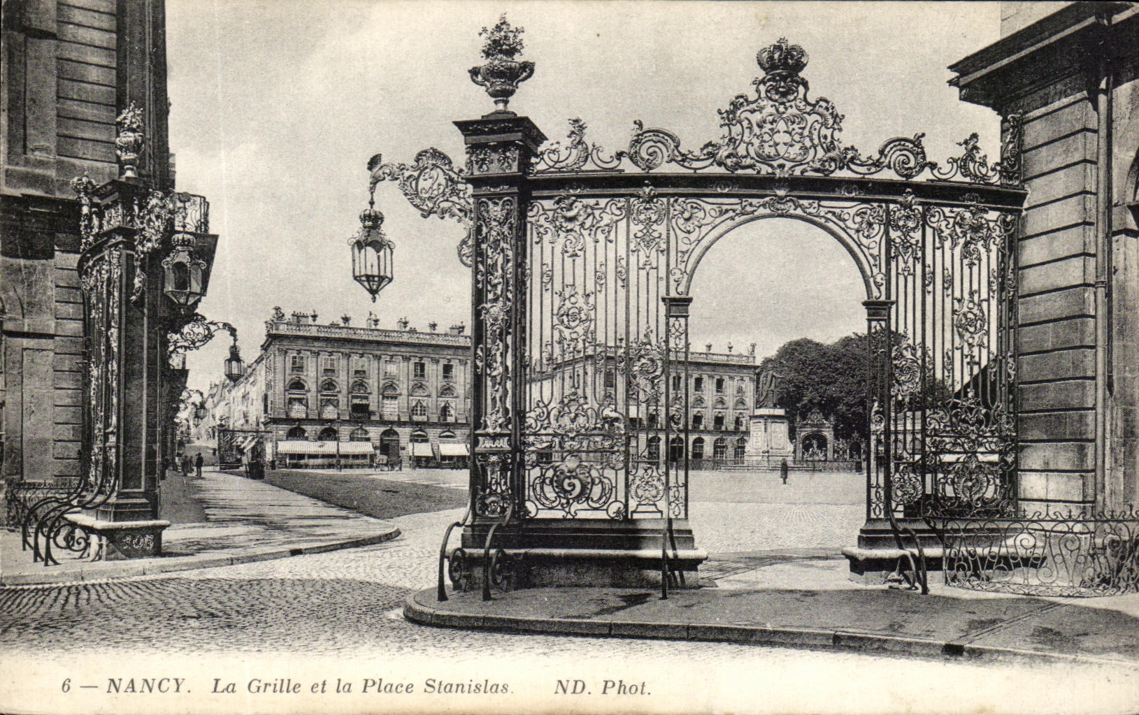 CPA Nancy La Grille et la Place Stanislas