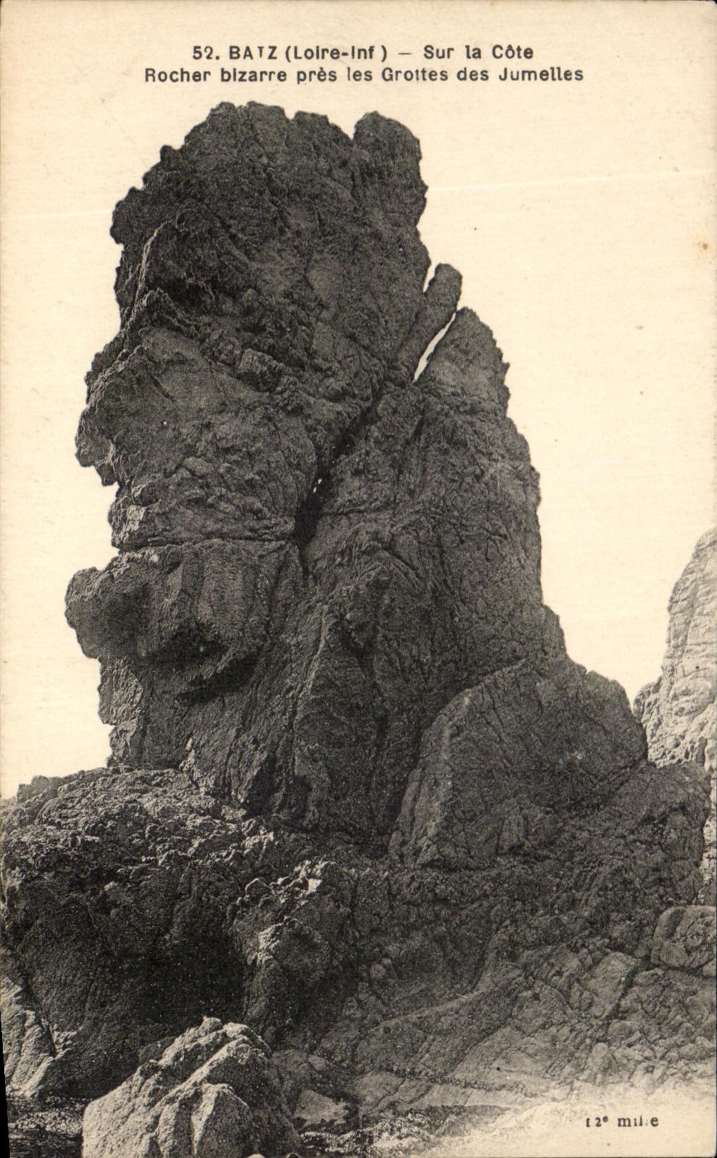 CPA Batz Sur la Cote Rocher bizarre pres les Grottes des Jumelles