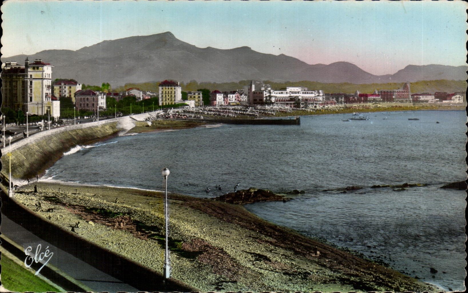 St-Jean-de-Luz — Vue Générale de la Plage, Au fond la Rhune — L. Chatagneau, 1290
