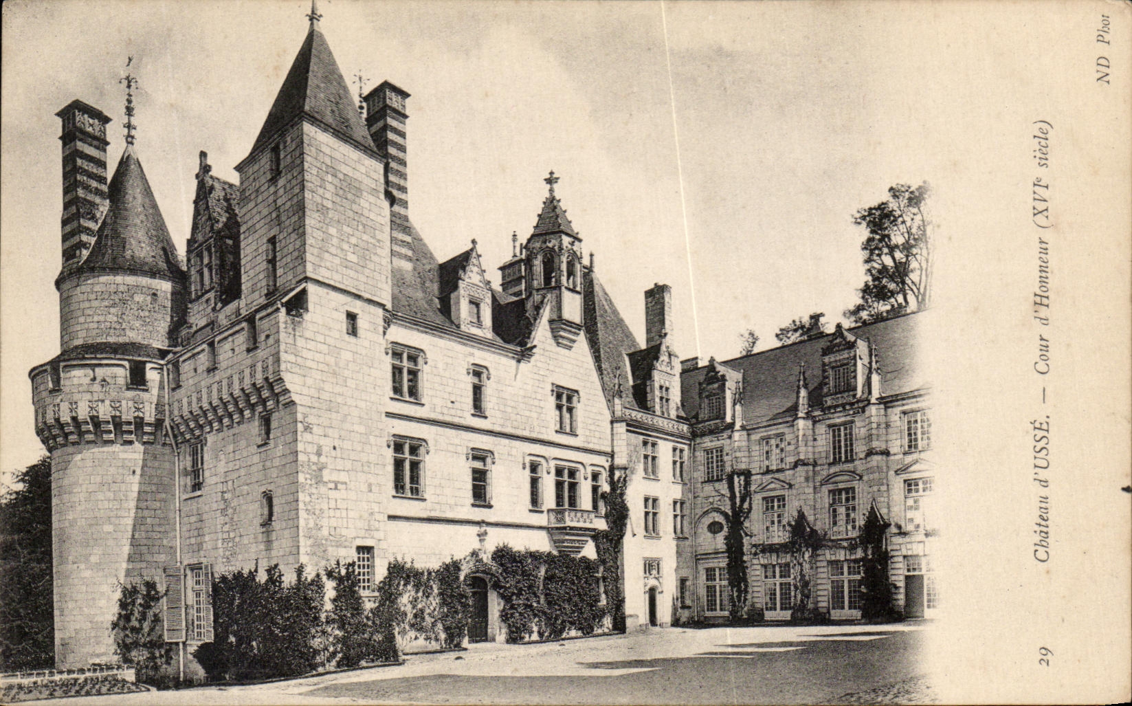 CPA Chateau d'Usse Cour L'Honneur