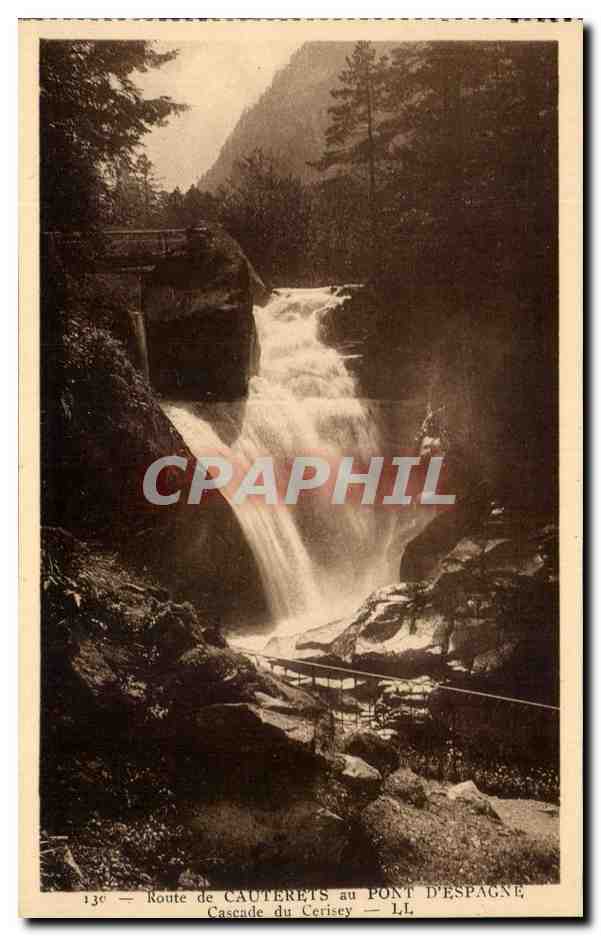 CPA Route de Cauterets au Pont D'Espagne Cascade du Cerisey