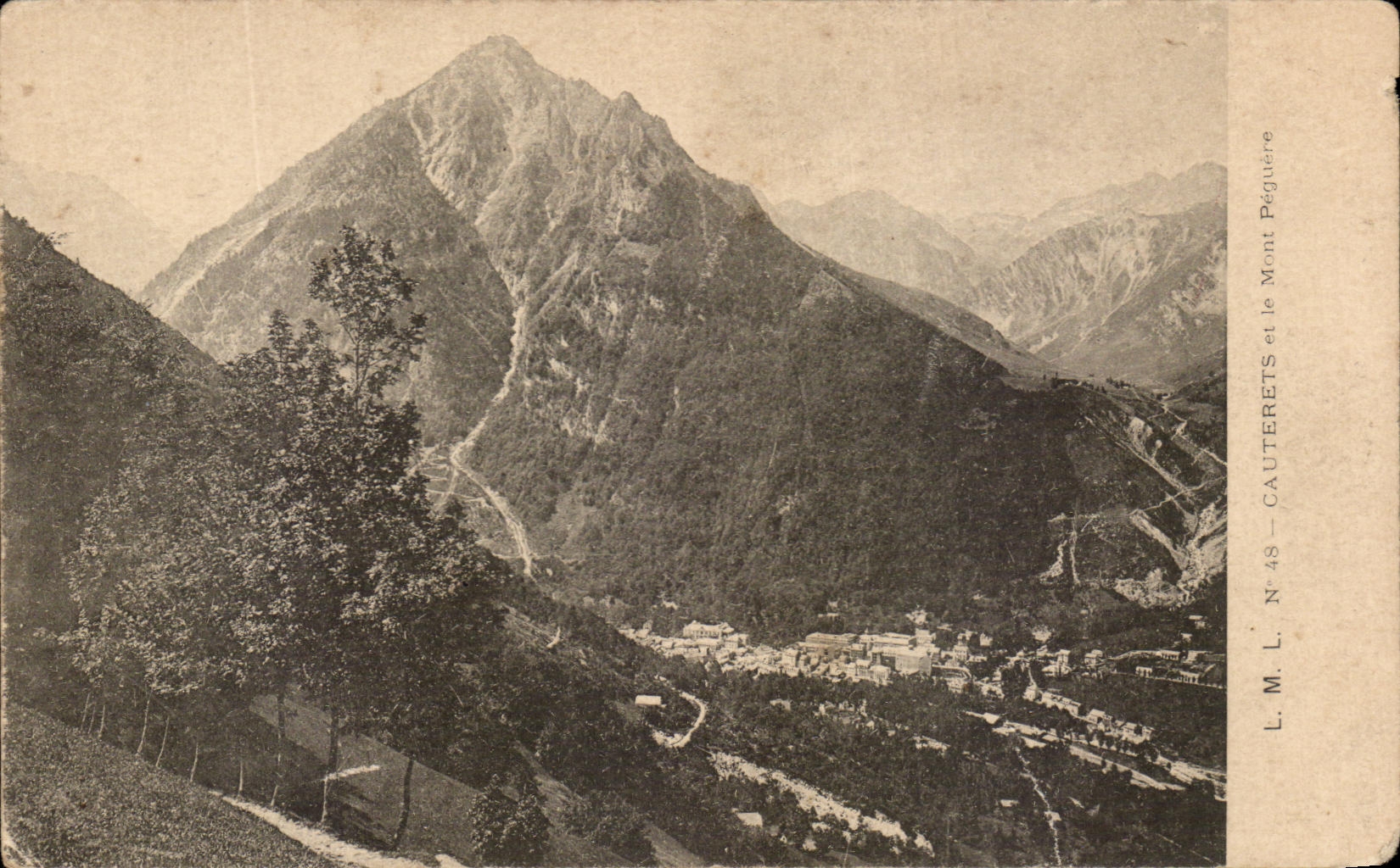 CPA Cauterets et le Mont Peguere