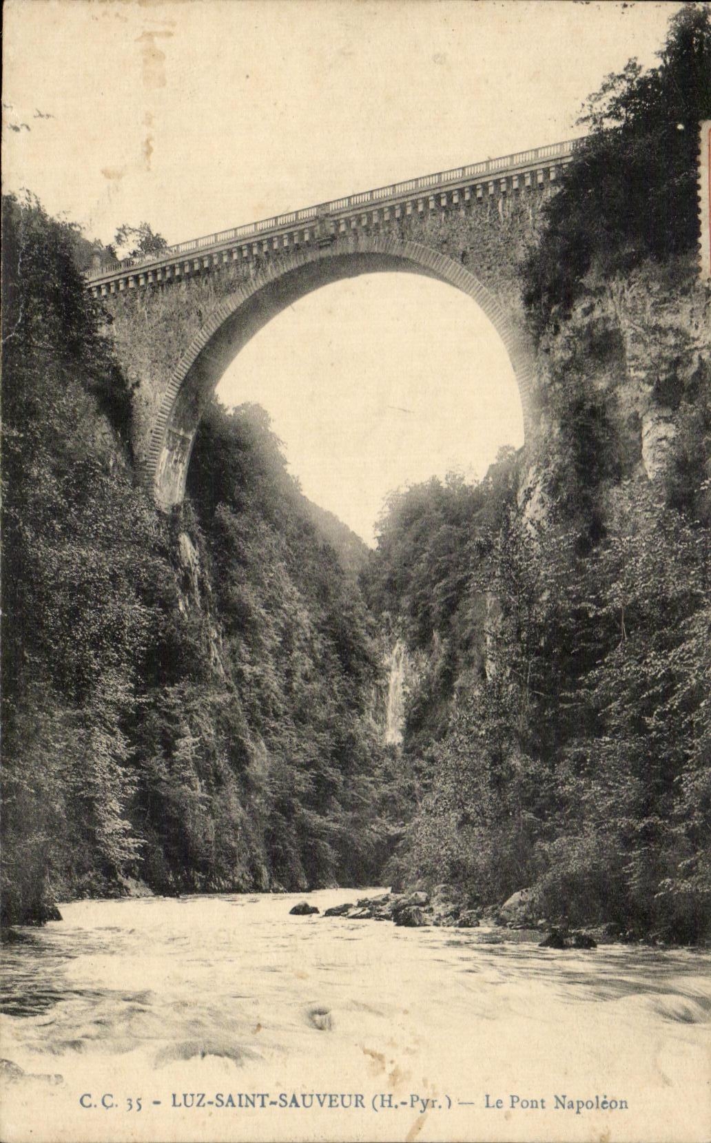 Luz-Saint-Sauveur (H.-Pyr.) — Le Pont Napoléon — C.C. 35