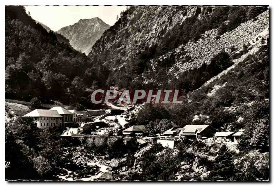 Cauterets — Les Termes des Griffons au Pont St-Sauveur et terre-plein de la Raillère — REAL-PHOTO, Paris