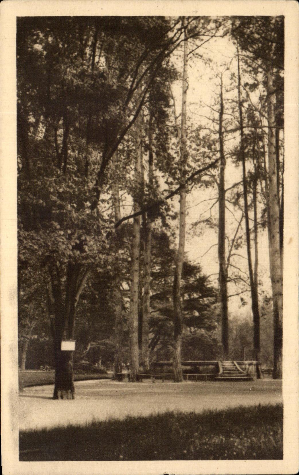 Jardin Massey — Le Kiosque — Tarbes (H.-P.) — Édition Laforgue