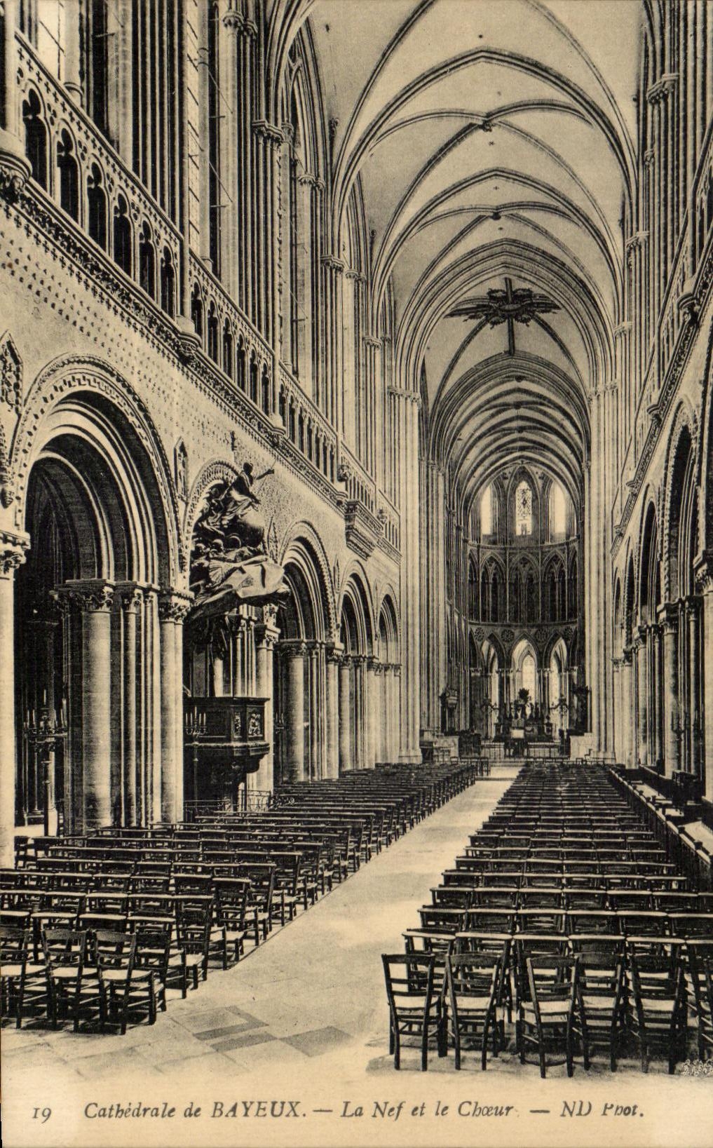 Cathédrale de BAYEUX — La Nef et le Chœur — ND Poot