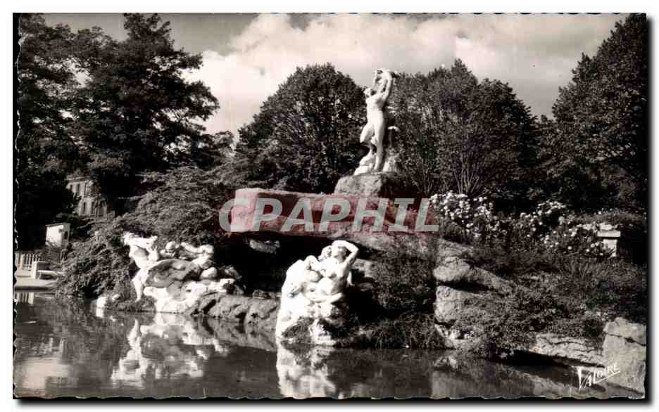CPSM Les Merveilles Du Val De Loire Orleans Un aspect du parc Pasteur