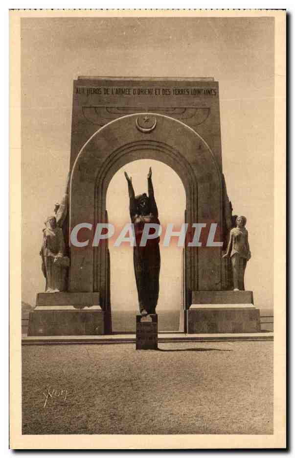 CPA La Douce France Marseille Le Monument aux Heros de l'Armee d'Orient et des Terres lointaines Militaria