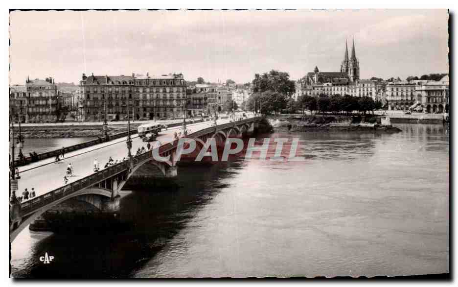 CPA Bayonne Vue sur le Pont St Esprit et l'Hotel de ville