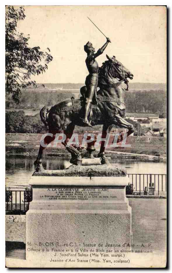 CPA Blois Statue De Jeanne d'Arc Offerte A La France par un citoryen americain 