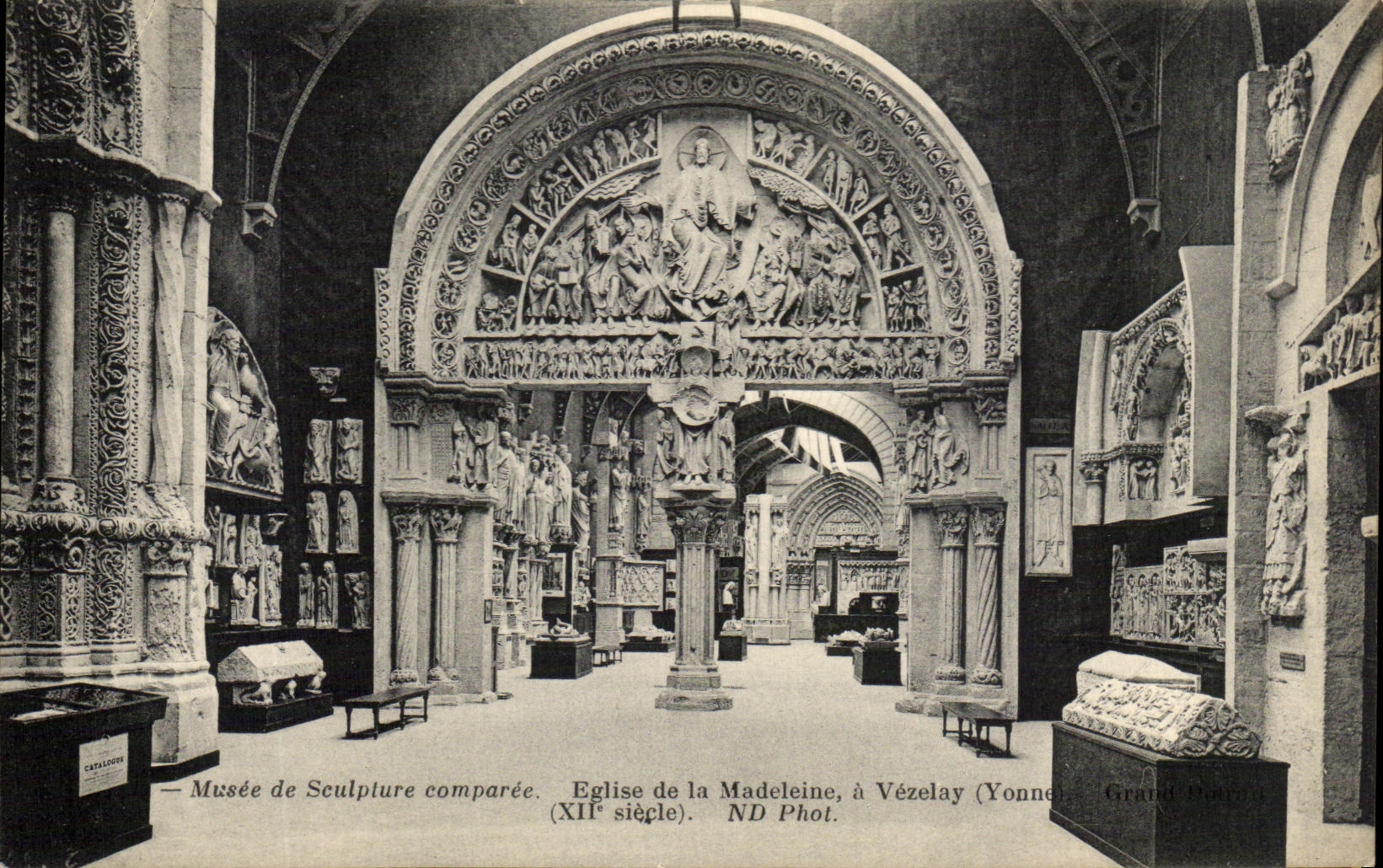 Musée de Sculpture comparée — Église de la Madeleine, à Vézelay (Yonne) — Grand Dutton, ND Phot.