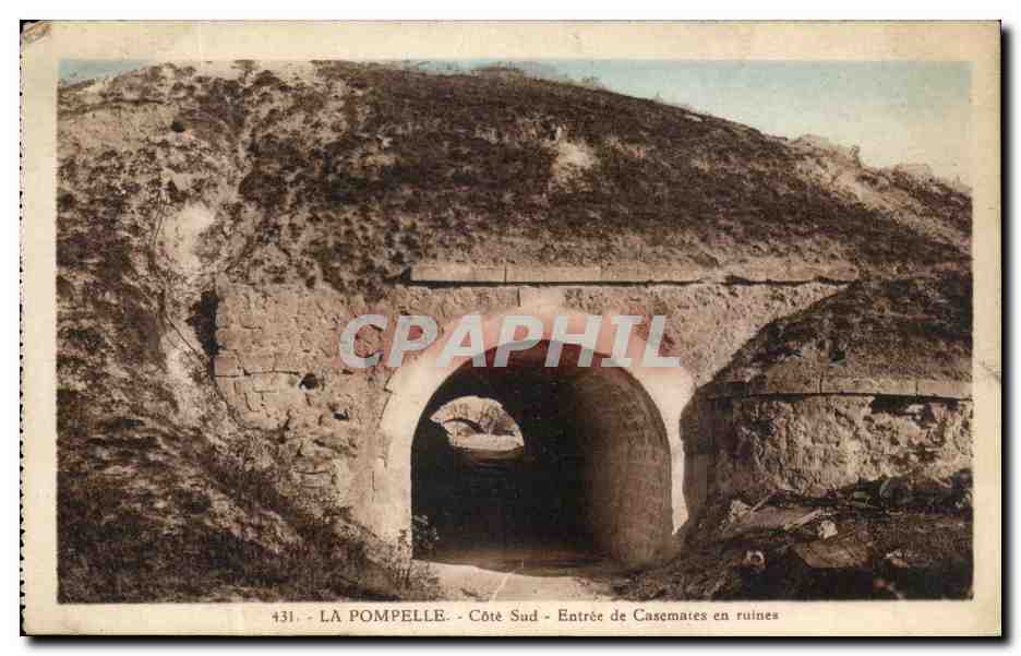 CPA La Pompelle Cote Sud Entree de Casemates en ruines Militaria