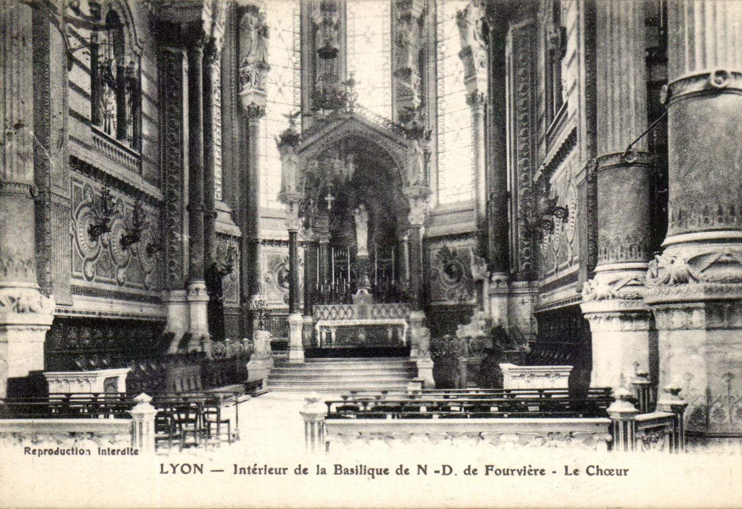 CPA Lyon Interieur de la Basilique de de Fourviere Le Choeur