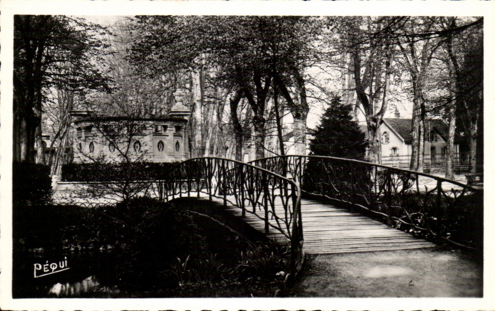 Vesoul — Les Allées — Bromure PEQUIGNOT, Editeur