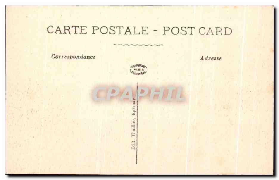 CPA Reims Dans les ruines apres la retraite des Allemands Place des marches Militaria  — Verso