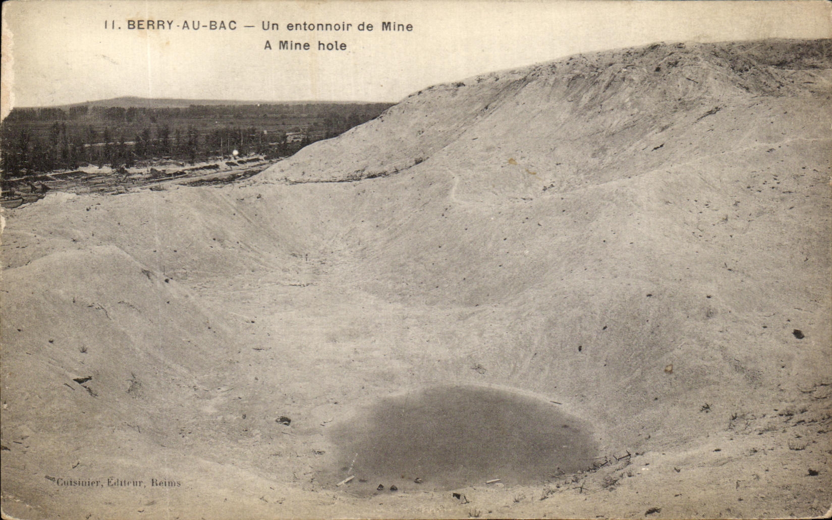 CPA Berry Au Bac Un Entonnoir de Mine Militaria 