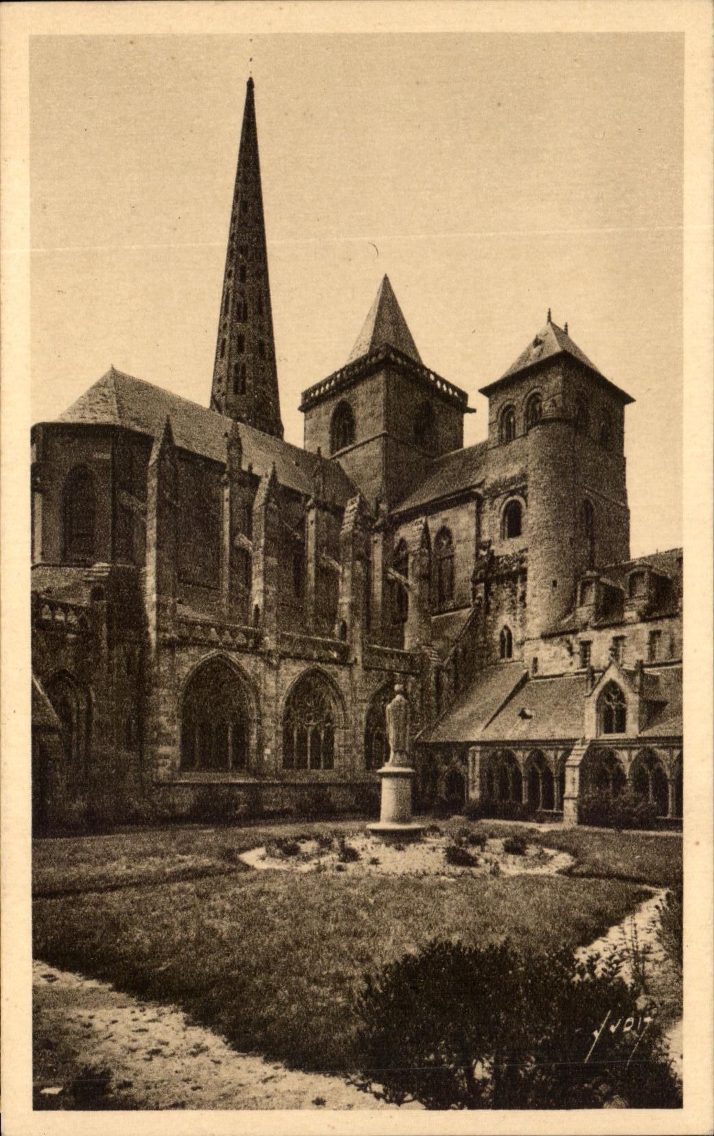 Tréguier (Côtes-du-Nord) — Abside de la Cathédrale, Tour d'Hastings et le Cloître — Les Éditions d'Art WvON