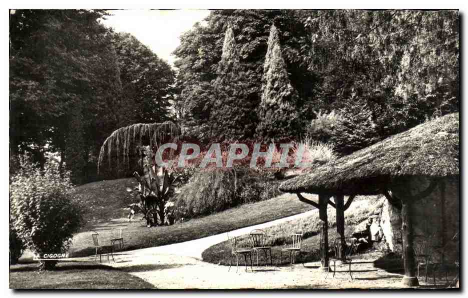 CPA Vichy Reine des villes d'eau Parc des Clestins 