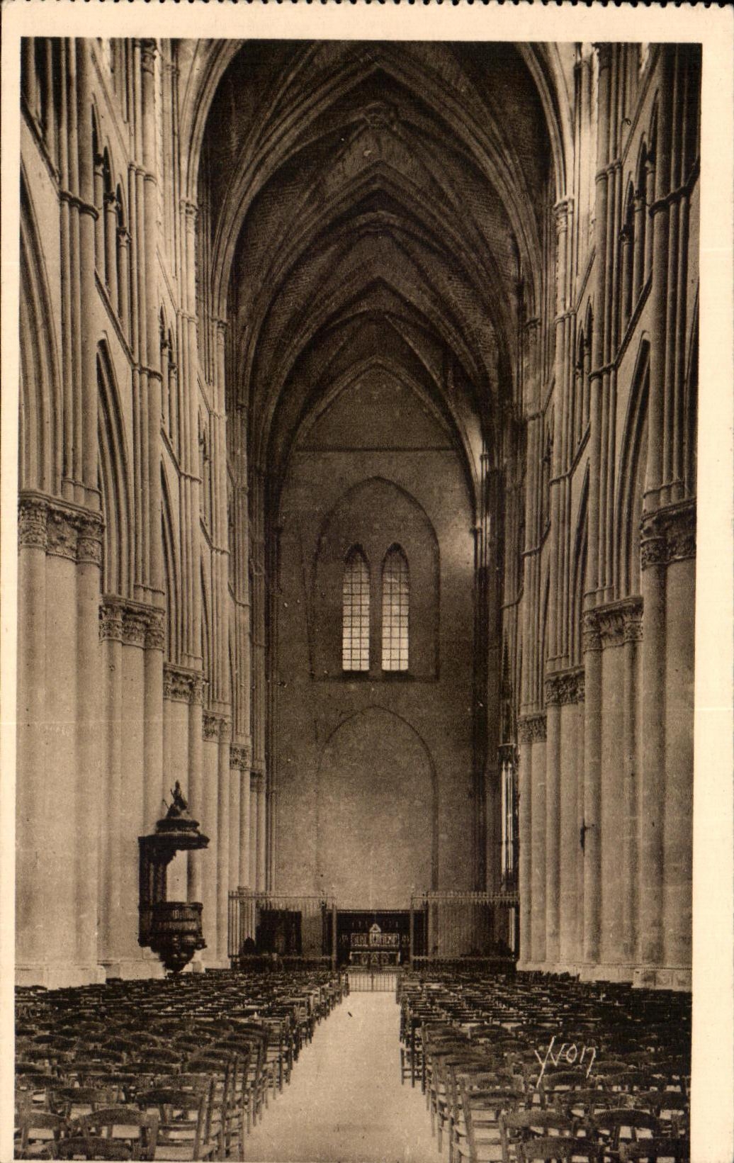 Reims (Marne) — Die Kathedrale - Die Kirchenschiff - Der Chor — Éditions d'Art Yvon