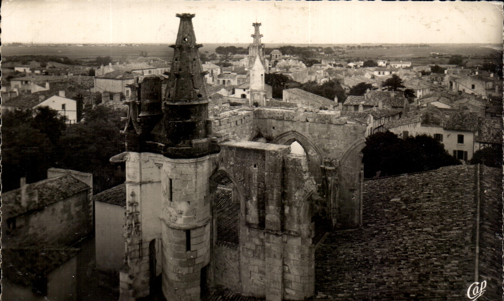 CPSM Saint Martin De Re Les Ruines Dee l'Eglise Et La Ville