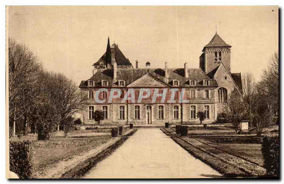 CPA Les Stalles du Choeur de l'Abbaye St pierre de Solesmes Facade des Mauristes 1722