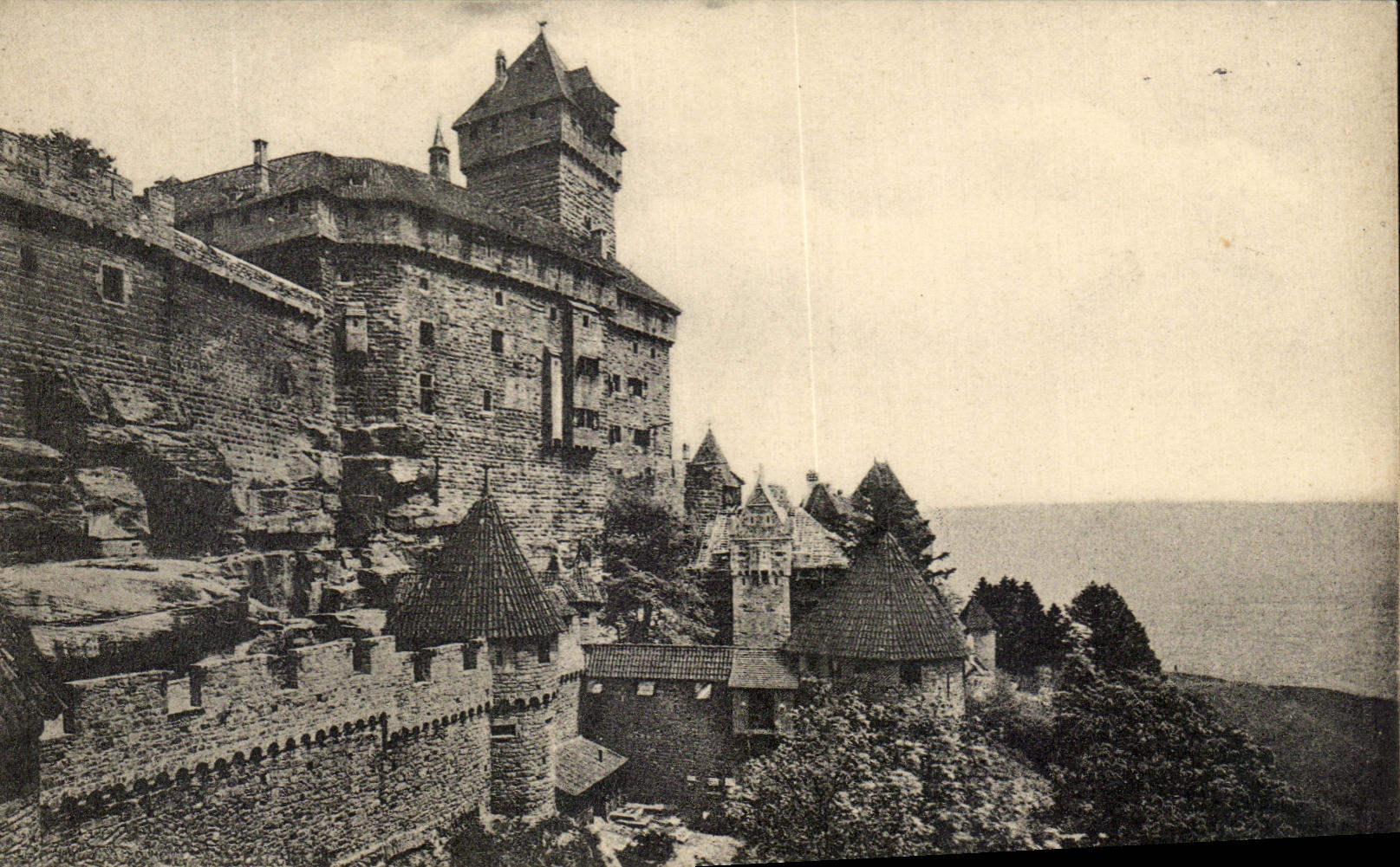 Château de Hohkönigsburg — reconstruction après 1913 — édition Holmann & Reft, Strasbourg
