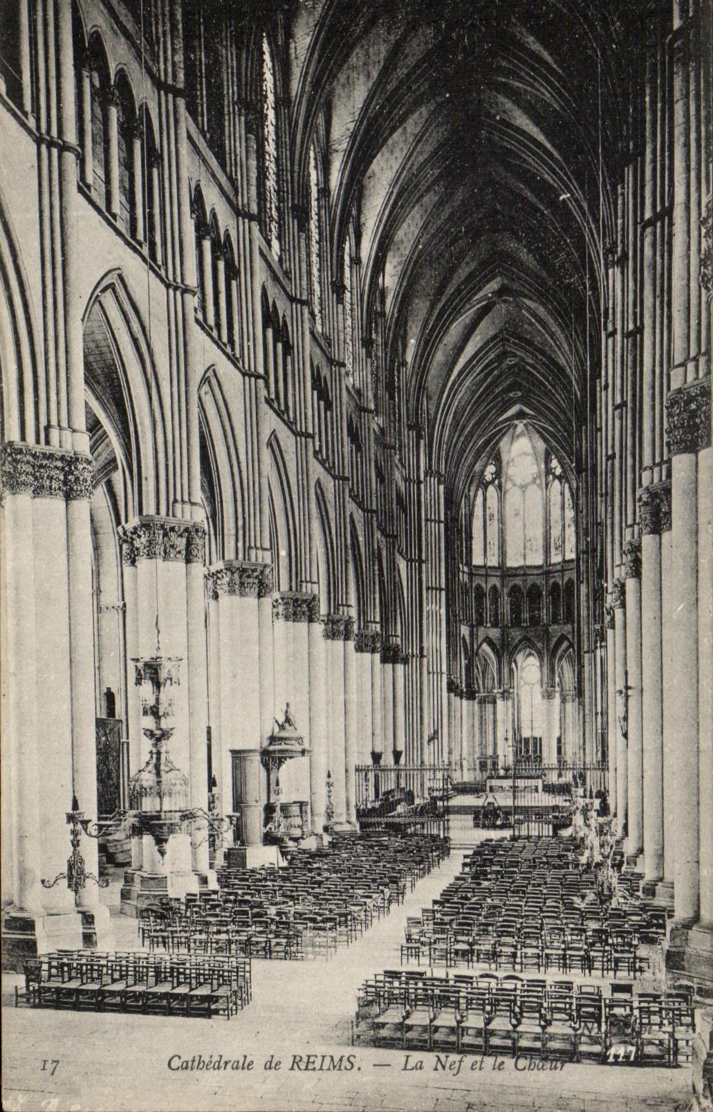 Kathedrale von REIMS — Die Kirchenschiff und der Chor